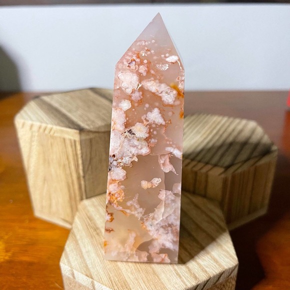 Carnelian Flower Agate Tower - Picture 2 of 12